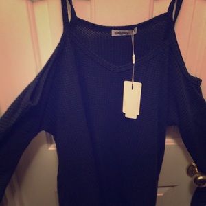 Strappy cold shoulder fall/winter top in Navy